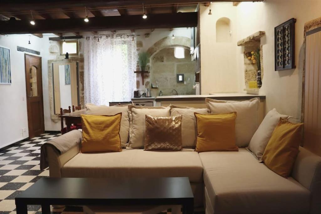 Ferienwohnung Entre Uzes Et Le Pont-Du-Gard Le Logis D'Autrefois Castillon-du-Gard Exterior foto